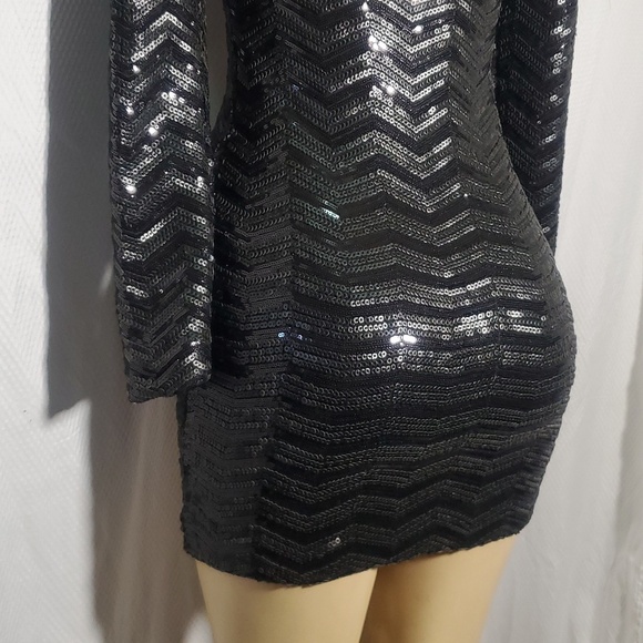 NWT LF Millau Womens Wave Metallic Sequin Sheath Dress Long Sleeve Back Size XS - Picture 7 of 14